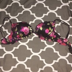 Used Victoria’s Secret Very Sexy Bra Size 36C